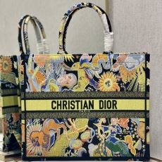 Christian Dior Shopping Bags